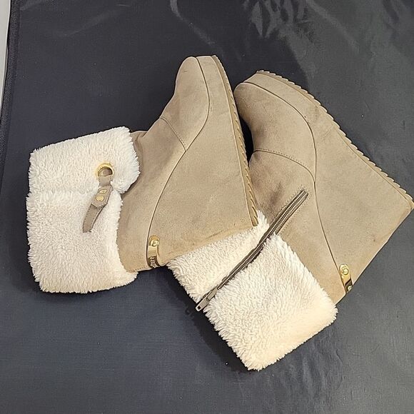 JUICY COUTURE WOMEN"S BUCKLE WEDGE ANKLE BOOTS - Picture 12 of 16